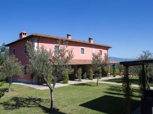 Hotel zum Kauf 1.586 m² Gastrofläche 180.000 m² Grundstück Montevarchi