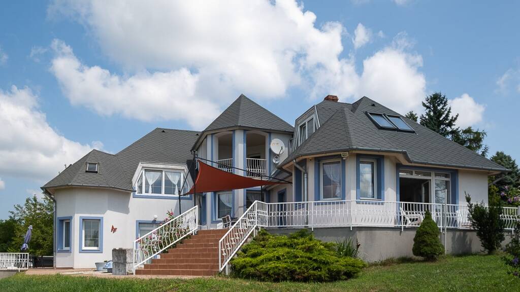 Haus zum Kauf provisionsfrei 745.000 € 10 Zimmer 384,3 m² 4.124 m² Grundstück Cserszegtomaj 8372