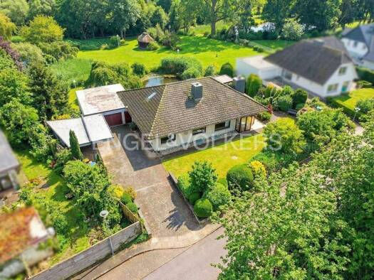 Einfamilienhaus zum Kauf 1.500.000 € 7 Zimmer 300 m² 4.411 m² Grundstück Ahrensburg 22926