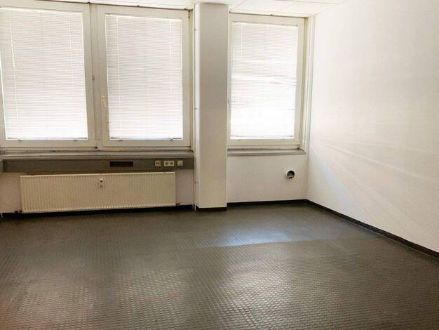 Lagerhalle zur Miete 6,99 € 87,3 m² Lagerfläche Egellsstraße 21 Tegel Berlin 13507