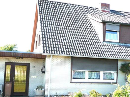 Doppelhaushälfte zum Kauf 235.000 € 3,5 Zimmer 102 m² 432 m² Grundstück frei ab sofort Barmstedt 25355