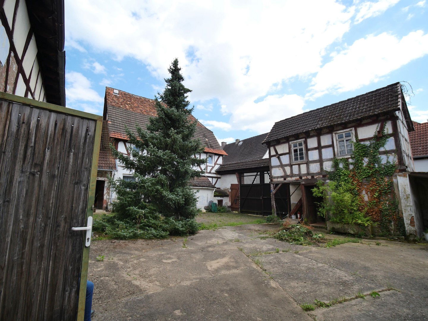 Bauernhaus zum Kauf provisionsfrei 300.000 € 11 Zimmer 450 m²<br/>Wohnfläche 834 m²<br/>Grundstück Langstadt Babenhausen Langstadt 64832