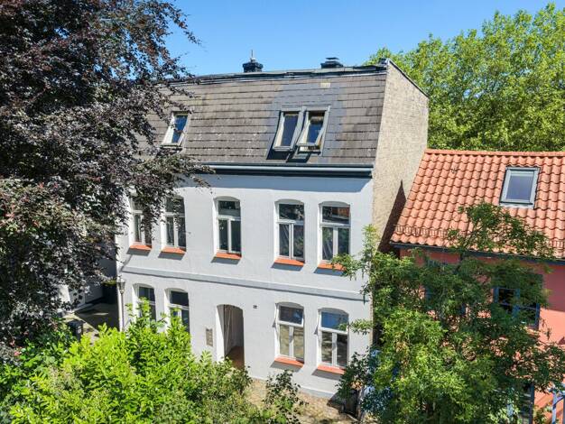 Mehrfamilienhaus zum Kauf als Kapitalanlage geeignet 390.000 € 6 Zimmer 197,8 m² 125 m² Grundstück Schlachterstraße 9 a Schleswig 24837