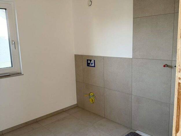 Wohnung zur Miete - Erstbezug 825 € 2 Zimmer 62,5 m² EG frei ab 01.01.2026 Landshuter Straße 51 Wörth Wörth an der Isar 84109