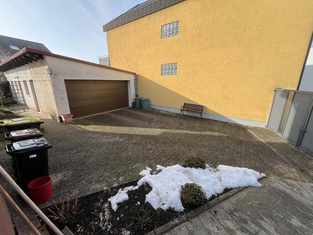 Immobilie in Geldersheim - Zweifamilienhaus mit Entwicklungspotenzial - 97505 Geldersheim - Bild 2