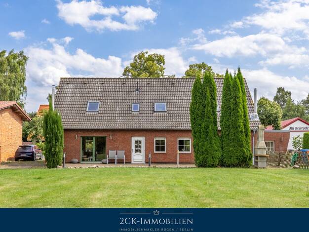 Einfamilienhaus zum Kauf 375.000 € 8 Zimmer 228 m² 875 m² Grundstück Hauptstr. 5 Zudar Garz/Rügen 18574