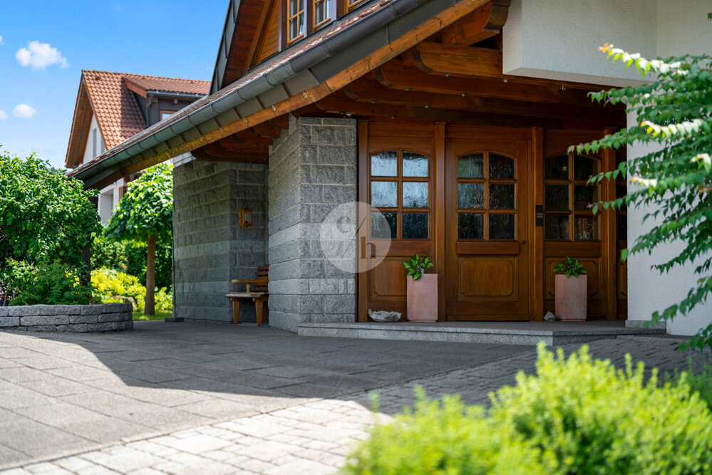 Einfamilienhaus zum Kauf 980.000 € 5 Zimmer 263 m²<br/>Wohnfläche 861 m²<br/>Grundstück Neustadt Titisee-Neustadt 79822