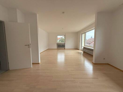 Wohnung zur Miete 1.120 € 3 Zimmer 106 m² frei ab sofort Großschwarzenlohe Wendelstein 90530