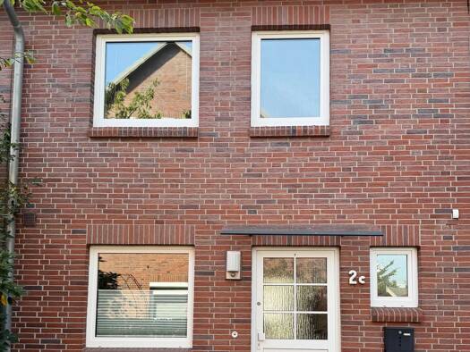 Reihenhaus zur Miete 1.750 € 6 Zimmer 110 m² frei ab sofort Elmshorn 25335