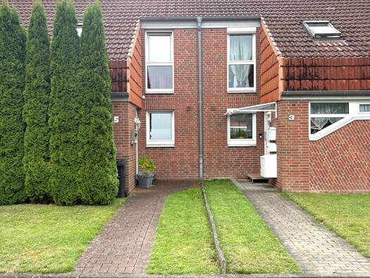Reihenmittelhaus zum Kauf 295.000 € 5 Zimmer 120 m² 178 m² Grundstück frei ab 01.11.2026 Oldenburg Oldenburg in Holstein 23758