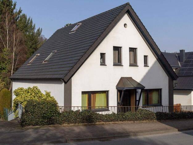 Einfamilienhaus zum Kauf provisionsfrei 175.000 € 7 Zimmer 165 m² 785 m² Grundstück Vlotho 32602