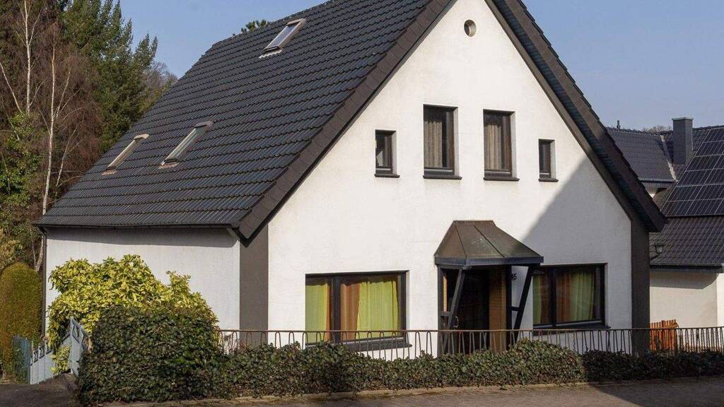 Einfamilienhaus zum Kauf provisionsfrei 175.000 € 7 Zimmer 165 m² 785 m² Grundstück Vlotho 32602