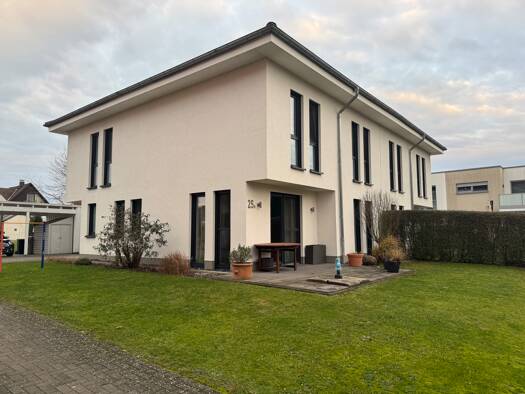 Doppelhaushälfte zur Miete 1.350 € 5 Zimmer 138 m² frei ab 01.04.2026 Störmede Geseke 59590