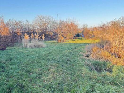 Mehrfamilienhaus zum Kauf provisionsfrei 495.000 € 200 m² 2.500 m² Grundstück Gohlis Dresden 01157