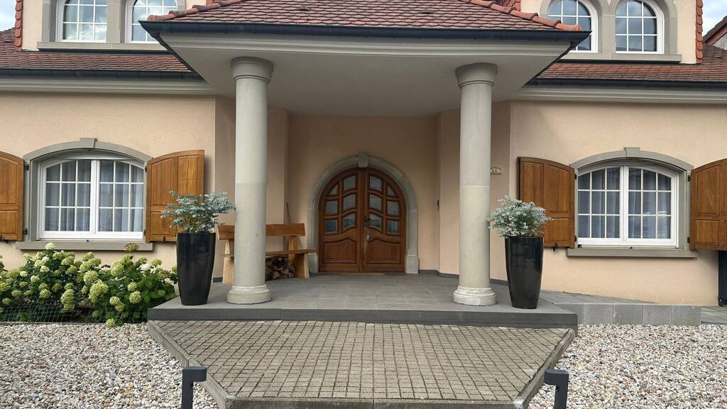 Einfamilienhaus zum Kauf 529.000 € 15 Zimmer 475 m² 2.400 m² Grundstück Etzling