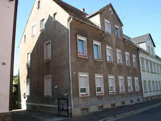 Stadthaus zum Kauf 149.000 € 8 Zimmer 250 m² 300 m² Grundstück frei ab sofort Döbeln Döbeln 04720