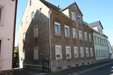 Stadthaus zum Kauf 149.000 € 8 Zimmer 250 m² 300 m² Grundstück frei ab sofort Döbeln Döbeln 04720