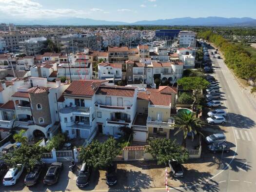 Haus zum Kauf 850.000 € 240 m² 191 m² Grundstück Empuriabrava 17487
