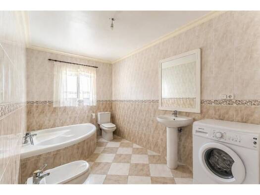 Villa zum Kauf 155.000 € 4 Zimmer 320 m² >Calle Malaga > Valle de Abdalajís 29240