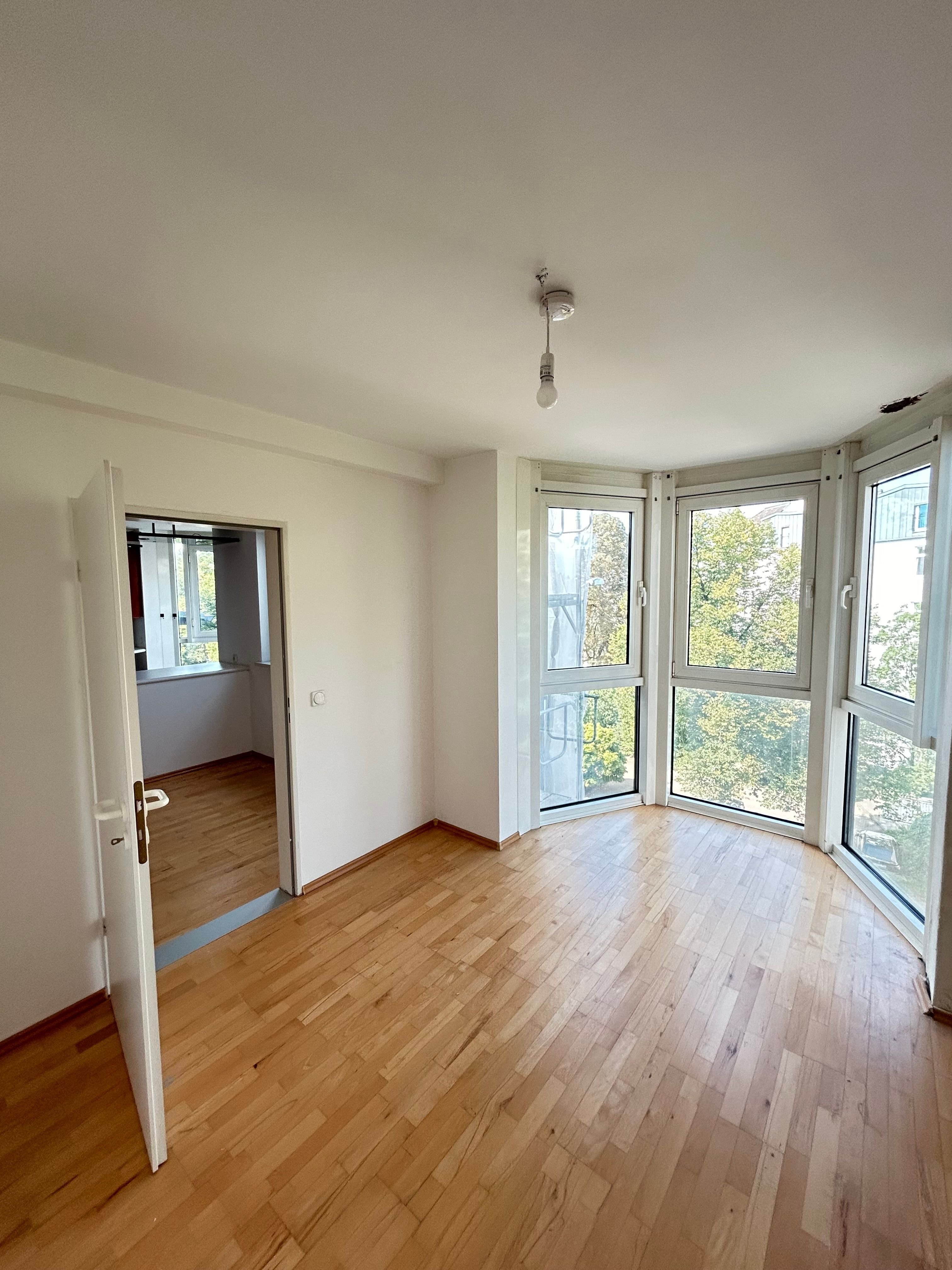 Wohnung zur Miete 2.400 € 3,5 Zimmer 119,8 m²<br/>Wohnfläche 4.<br/>Geschoss 01.10.2024<br/>Verfügbarkeit Mundsburger Damm xx Uhlenhorst Hamburg 22087