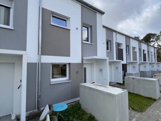 Reihenhaus zur Miete 1.880 € 5,5 Zimmer 122 m² 248 m² Grundstück frei ab sofort Weingarten 76356