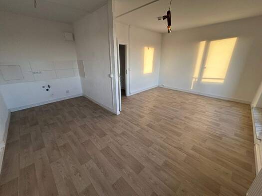 Wohnung zur Miete 345 € 3 Zimmer 57,5 m² 4. Geschoss Straße der Deutschen Einheit 43 Wolmirstedt 39326