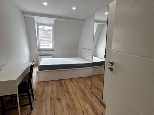 WG-Zimmer zur Miete Wohnen auf Zeit 400 € 12,5 m² 4. Geschoss frei ab sofort Muggenhof Nürnberg 90429