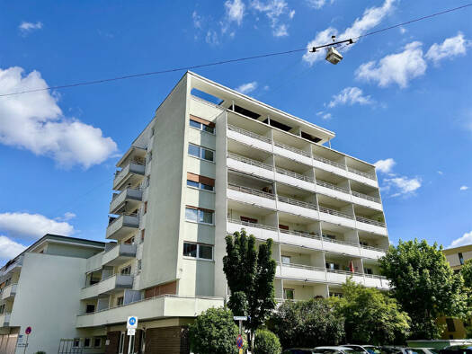 Wohnung zum Kauf 255.000 € 3 Zimmer 74 m² 6. Geschoss West Landshut-Nikola 84034