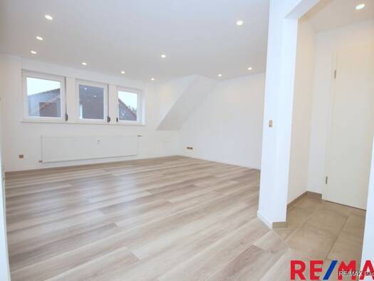 Wohnung zum Kauf 130.000 € 4 Zimmer 75 m² Dachgeschoss Danziger Straße 6 Augustdorf 32832