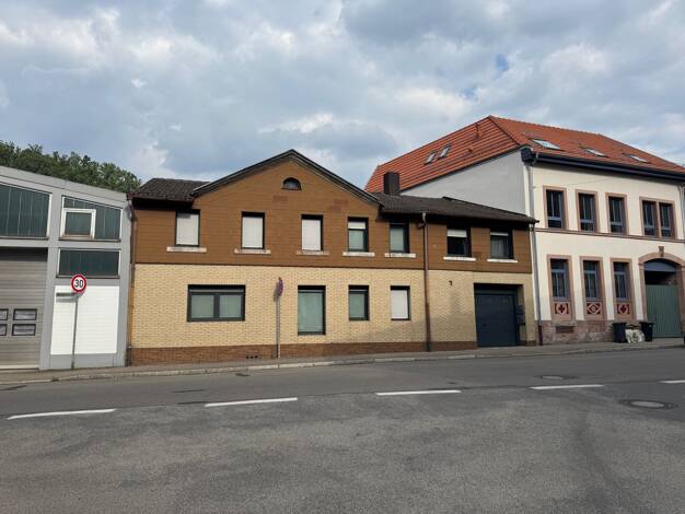 Mehrfamilienhaus zum Kauf 140.000 € 8 Zimmer 270 m² 450 m² Grundstück Landstuhl Landstuhl 66849