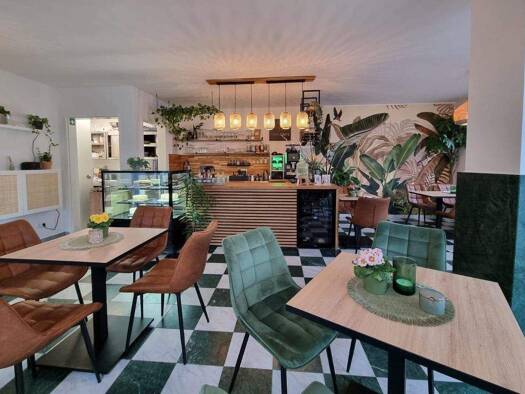 Bar/Café zur Miete provisionsfrei 1.250 € 65 m² Gastrofläche 95 m² Grundstück Friedrich-Ebert-Straße 1 Burghausen Burghausen 84489