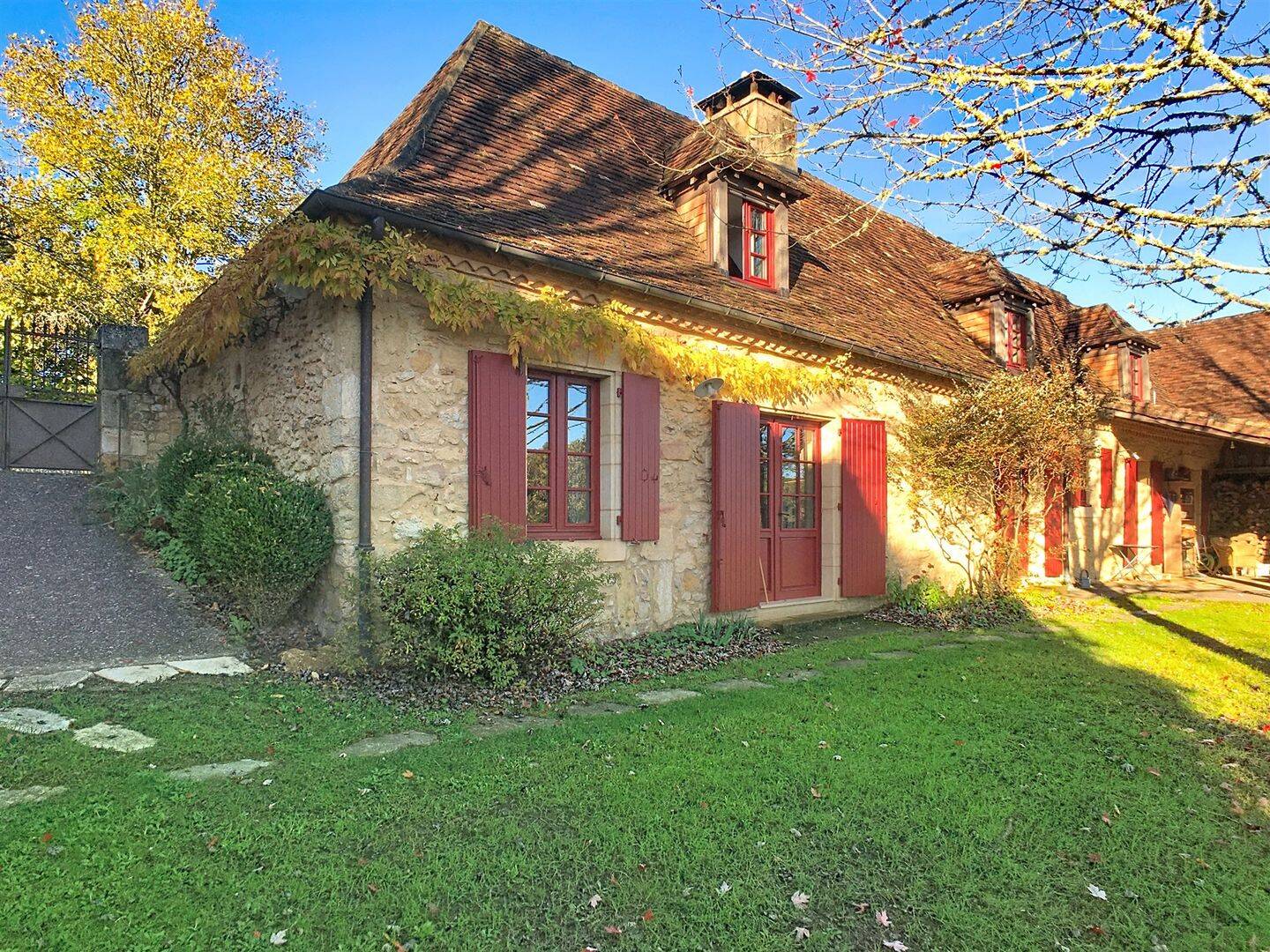 Immobilie in Bönebüttel - Prachtiges Steinensemble mit Gîte und Studio - Bild 1