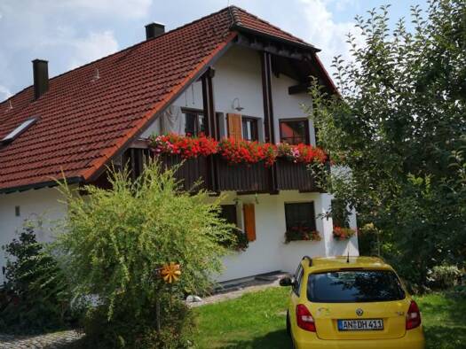 Wohnung zur Miete 810 € 3 Zimmer 90 m² Geschoss -1/2 frei ab 01.11.2026 Dombühl Dombühl 91601