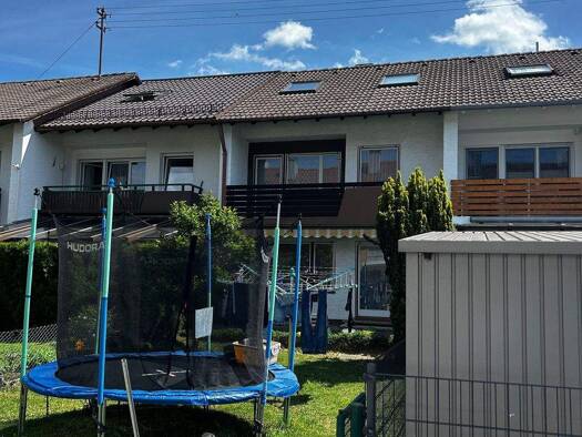Reihenmittelhaus zum Kauf 230.000 € 5 Zimmer 110 m² 203 m² Grundstück frei ab sofort Johann-Kling-Straße 15 Krumbach Krumbach (Schwaben) 86381