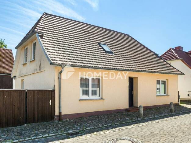 Einfamilienhaus zum Kauf 149.000 € 9 Zimmer 140 m² 1.038 m² Grundstück Garz Garz/Rügen 18574