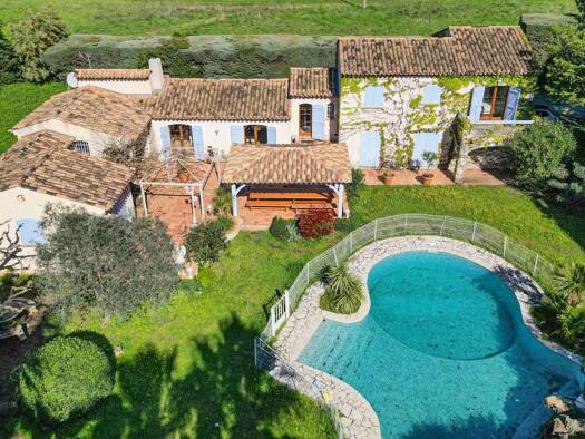 Einfamilienhaus zum Kauf 1.895.000 € 9 Zimmer 215 m² 97.205 m² Grundstück Fréjus Plage Fréjus 83370