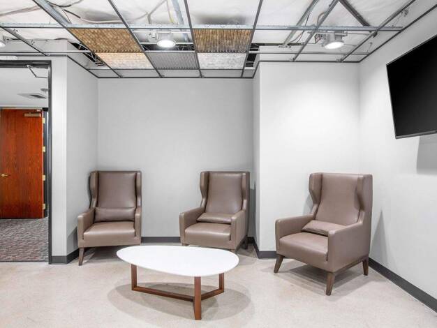 Bürofläche zur Miete 109 € 10 m² Bürofläche teilbar von 5 m² bis 10 m² Flughafenstr. 118 Marienberg Nürnberg 90411