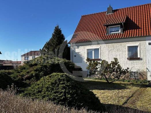 Doppelhaushälfte zum Kauf 99.500 € 4 Zimmer 82 m² 825 m² Grundstück Straße der Befreiung 44 Gröditz Gröditz 01609