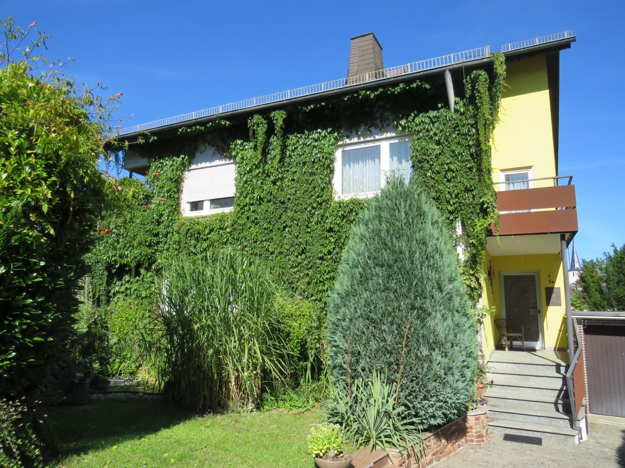 Einfamilienhaus zum Kauf 579.000 € 8 Zimmer 230 m²<br/>Wohnfläche 526 m²<br/>Grundstück ab sofort<br/>Verfügbarkeit Gebrüder-Grimm-Str. 1a Bad Camberg Bad Camberg 65520