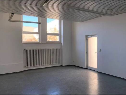 Bürofläche zur Miete provisionsfrei 8 € 141,1 m² Bürofläche Neutraubling 93073