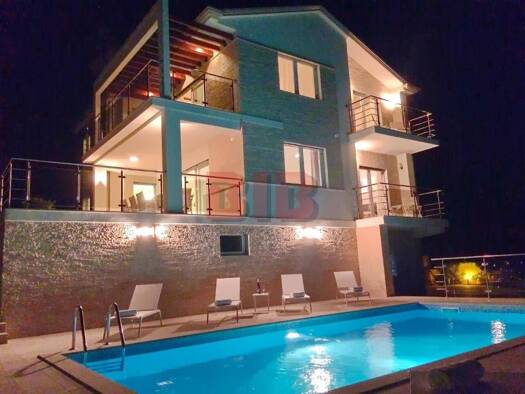 Villa zum Kauf 950.000 € 5 Zimmer 275 m² Opatija 51410