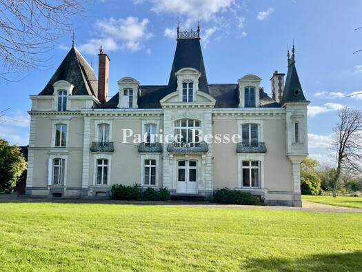 Schloss zum Kauf 850.000 € 20 Zimmer 600 m² 69.777 m² Grundstück Hauts de Saint Aubin Angers 49000