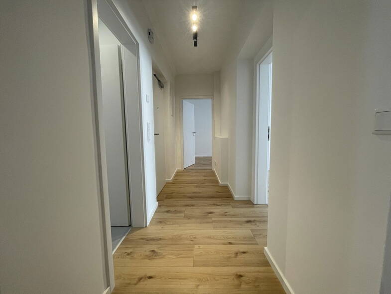 Wohnung zur Miete 1.000 € 3 Zimmer 74 m² 1. Geschoss Landgrabenstraße 18 Steinbühl Nürnberg 90443
