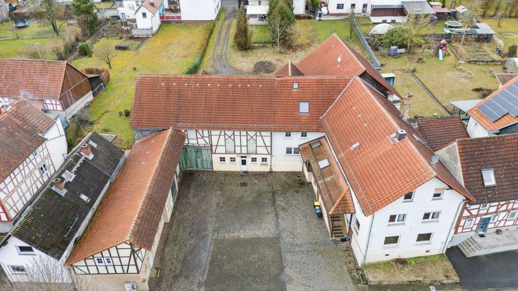 Gewerbeobjekt zum Kauf als Kapitalanlage geeignet 379.000 € 954,4 m² 1.312 m² Grundstück Merlau Mücke 35325