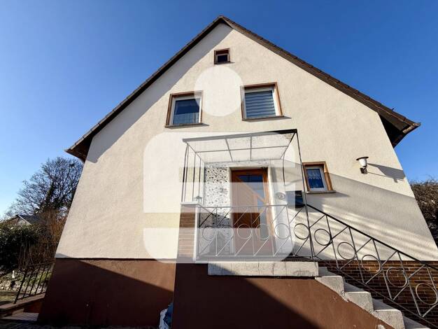 Doppelhaushälfte zum Kauf 189.000 € 6 Zimmer 122,3 m² 712 m² Grundstück Sulzbach-Rosenberg 92237