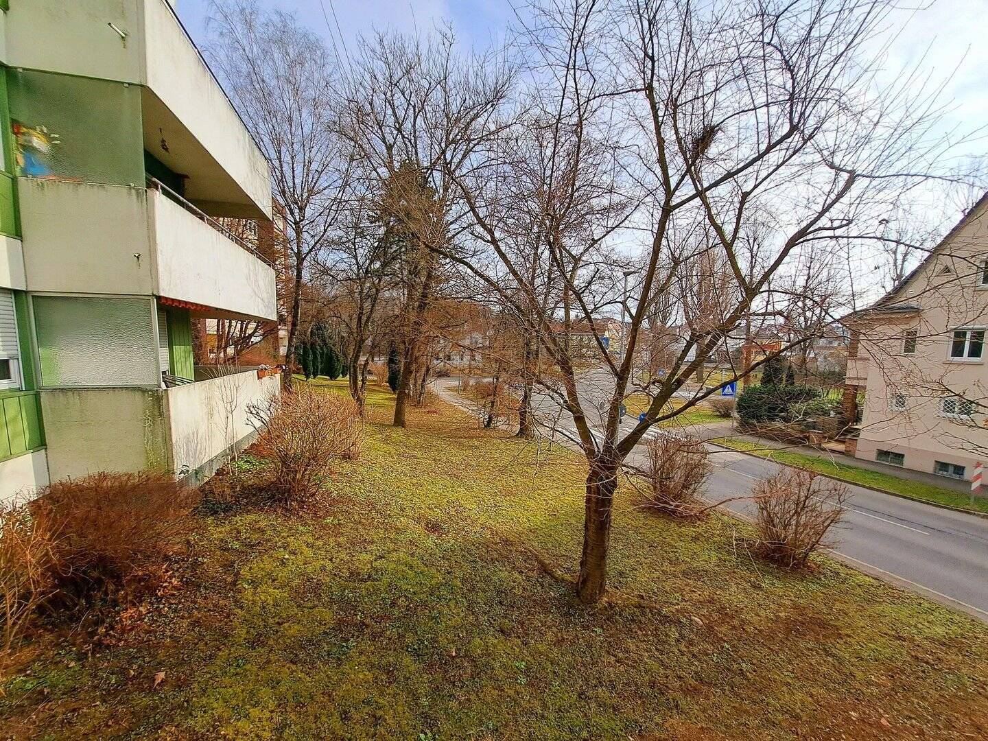Wohnung zum Kauf provisionsfrei 225.000 € 4 Zimmer 89 m²<br/>Wohnfläche 1.<br/>Geschoss Stadtgebiet Göppingen 73033