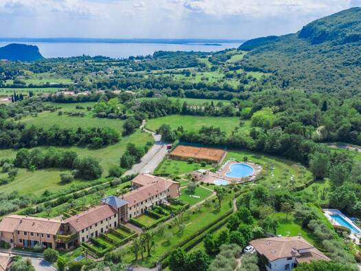 Studio zum Kauf 380.000 € 3 Zimmer 94 m² EG frei ab sofort Via Zel Costermano Sul Garda 37010