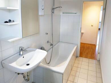 Wohnung zur Miete 420 € 3 Zimmer 68 m² 3. Geschoss frei ab 01.08.2025 Sedanstraße 11 Bahnhofsviertel Hof 95028
