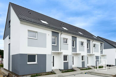 Reihenmittelhaus zur Miete - Neubau 1.340 € 5 Zimmer 109,3 m² frei ab 01.07.2025 Bad Segeberg 23795