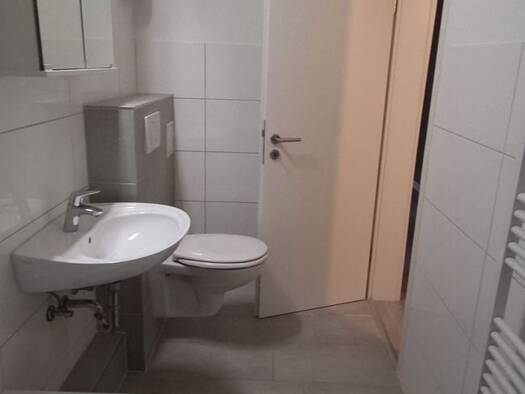 Wohnung zur Miete 709 € 4 Zimmer 88,3 m² frei ab sofort Hans-Böckler-Straße 165 Lüttringhausen Remscheid 42859